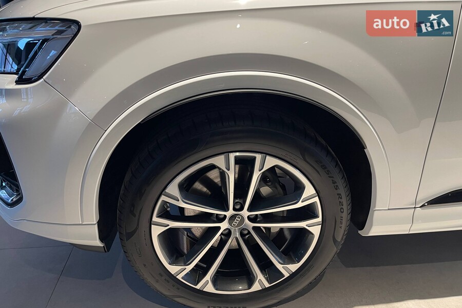 Audi Q7 - фото 13