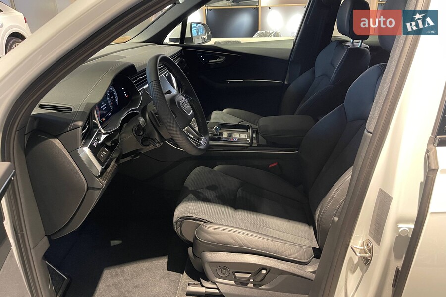 Audi Q7 - фото 14