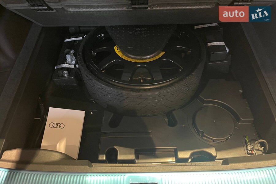 Audi Q7 - фото 18