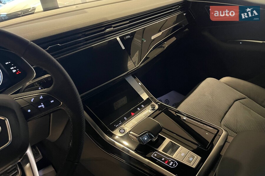 Audi Q7 - фото 21