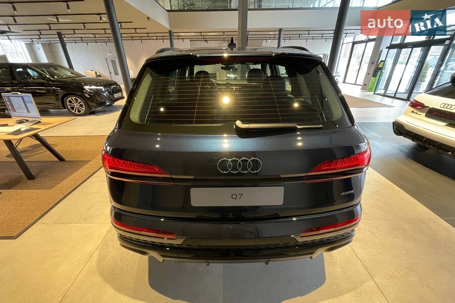 Audi Q7 - фото 8