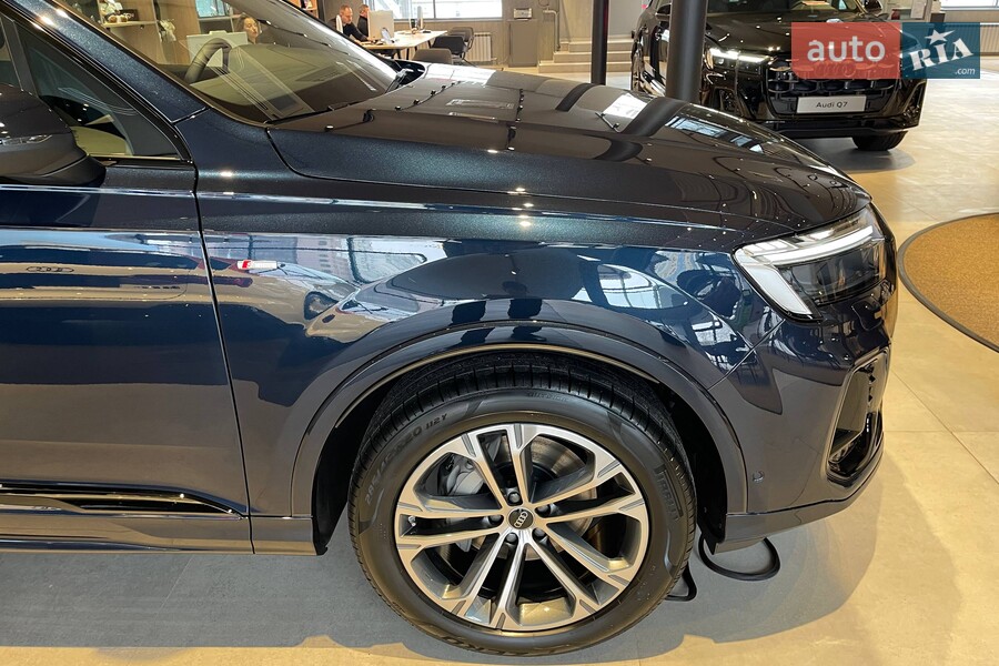 Audi Q7 - фото 15