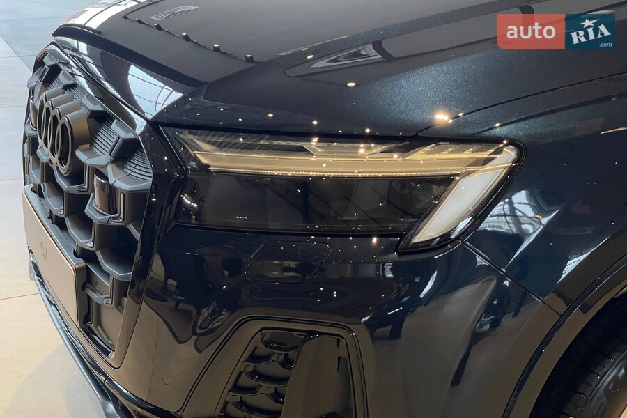 Audi Q7 - фото 13