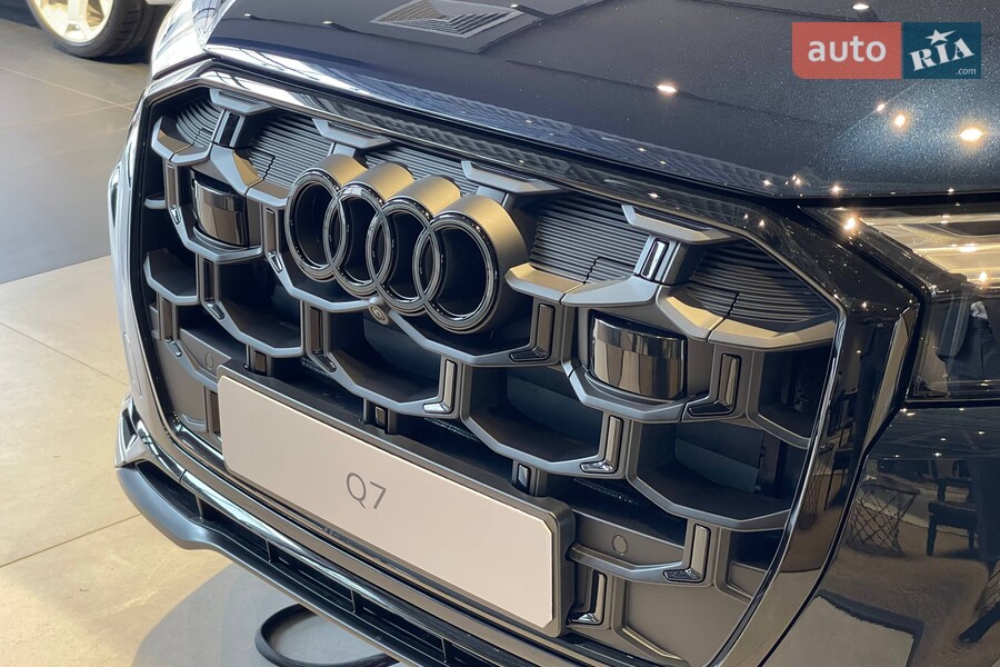 Audi Q7 - фото 14
