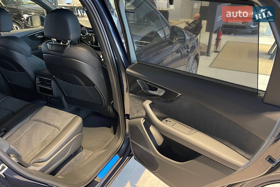 Audi Q7 - фото 24