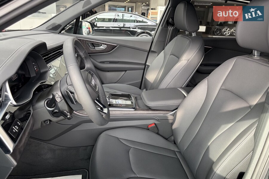 Audi Q7 - фото 6