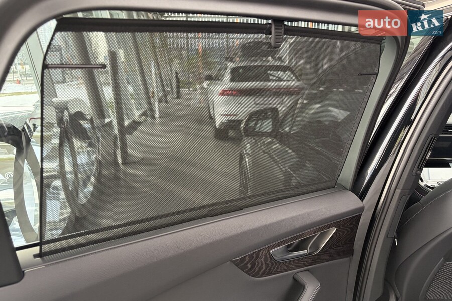 Audi Q7 - фото 9