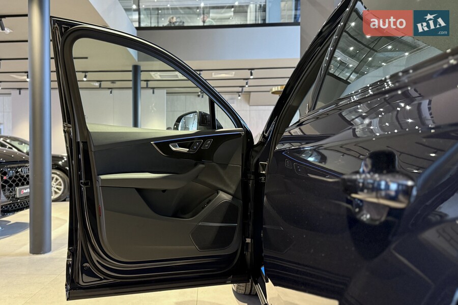 Audi Q7 - фото 9