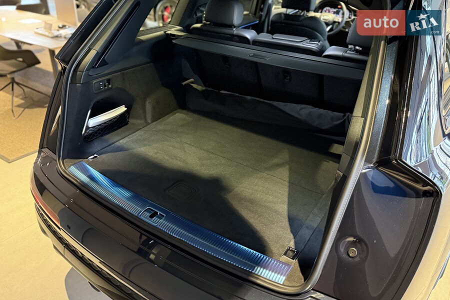Audi Q7 - фото 16