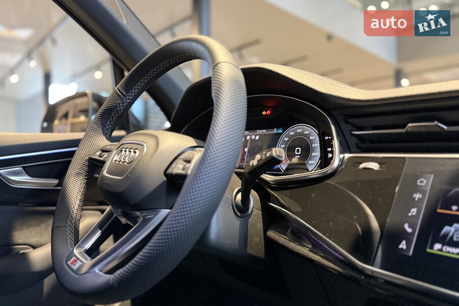 Audi Q7 - фото 17