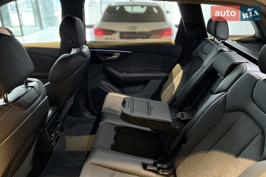 Audi Q7 - фото 19