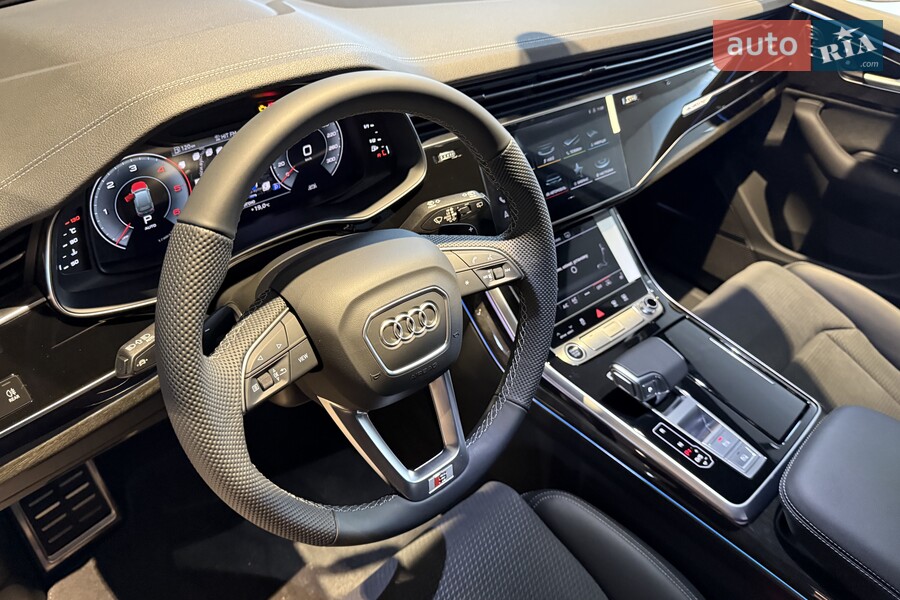 Audi Q7 - фото 24