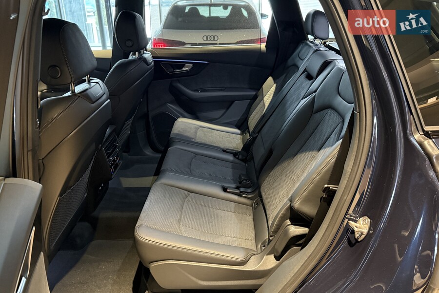 Audi Q7 - фото 30