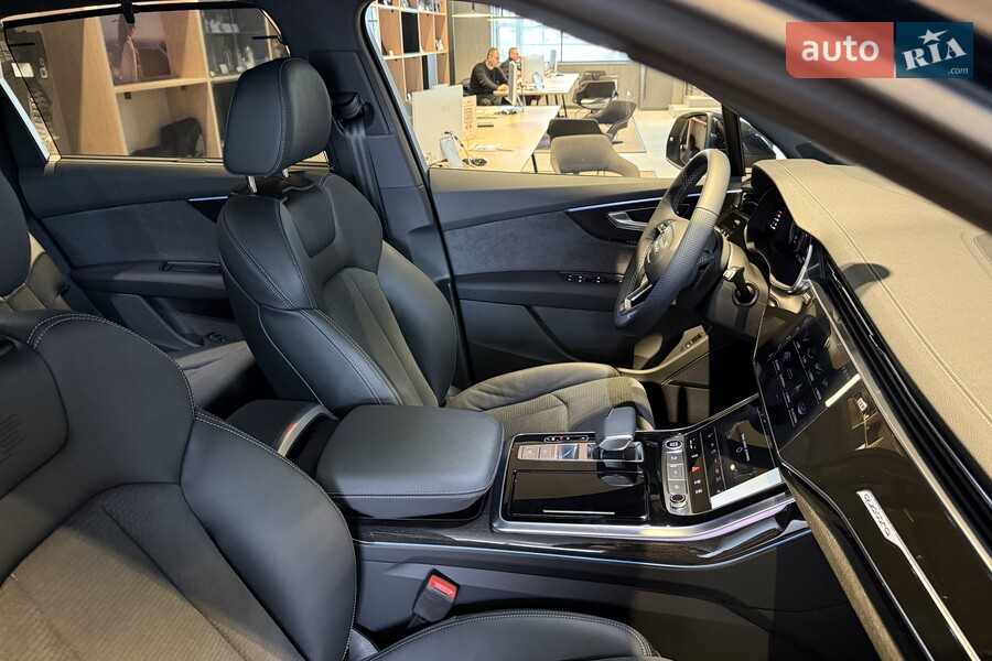 Audi Q7 - фото 34