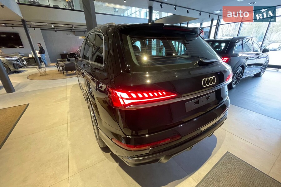 Audi Q7 - фото 5