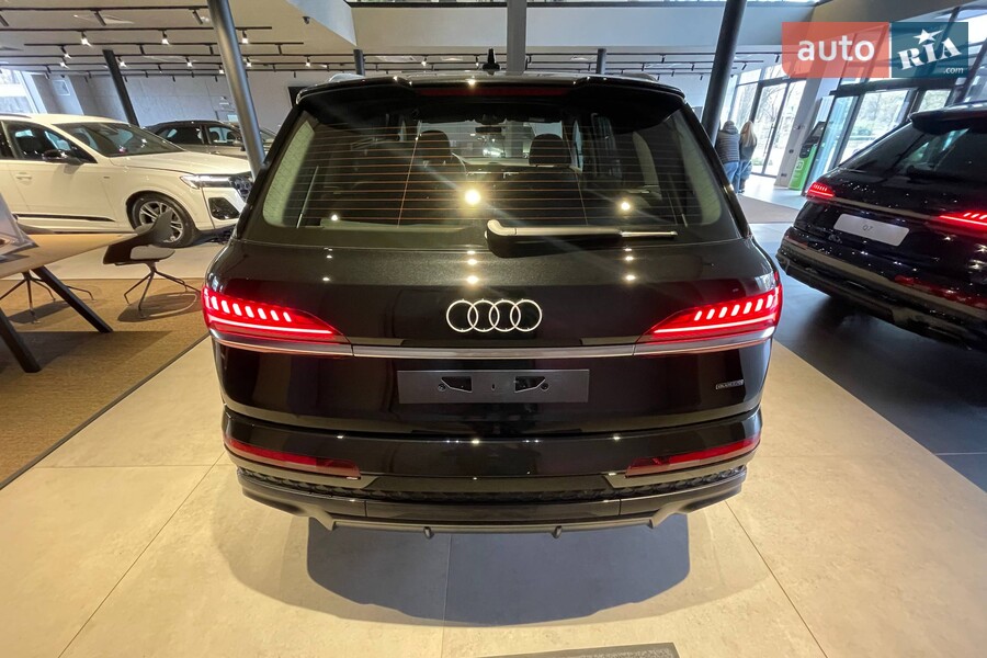 Audi Q7 - фото 6
