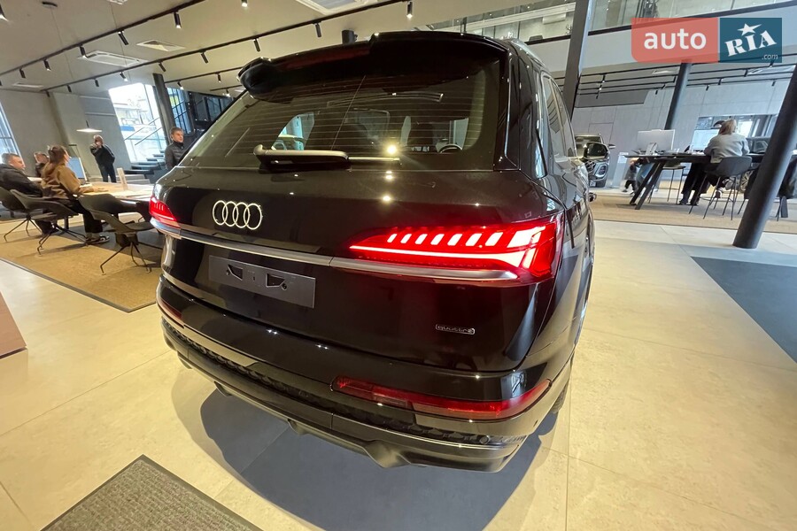 Audi Q7 - фото 7