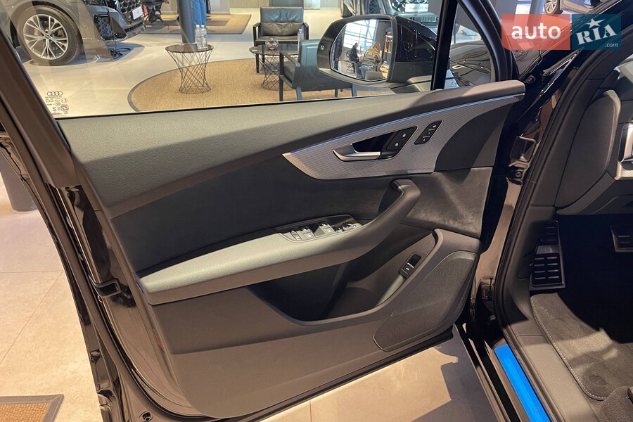 Audi Q7 - фото 13