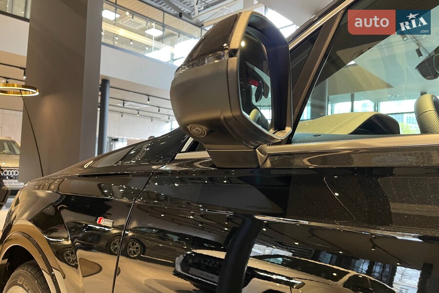 Audi Q7 - фото 24