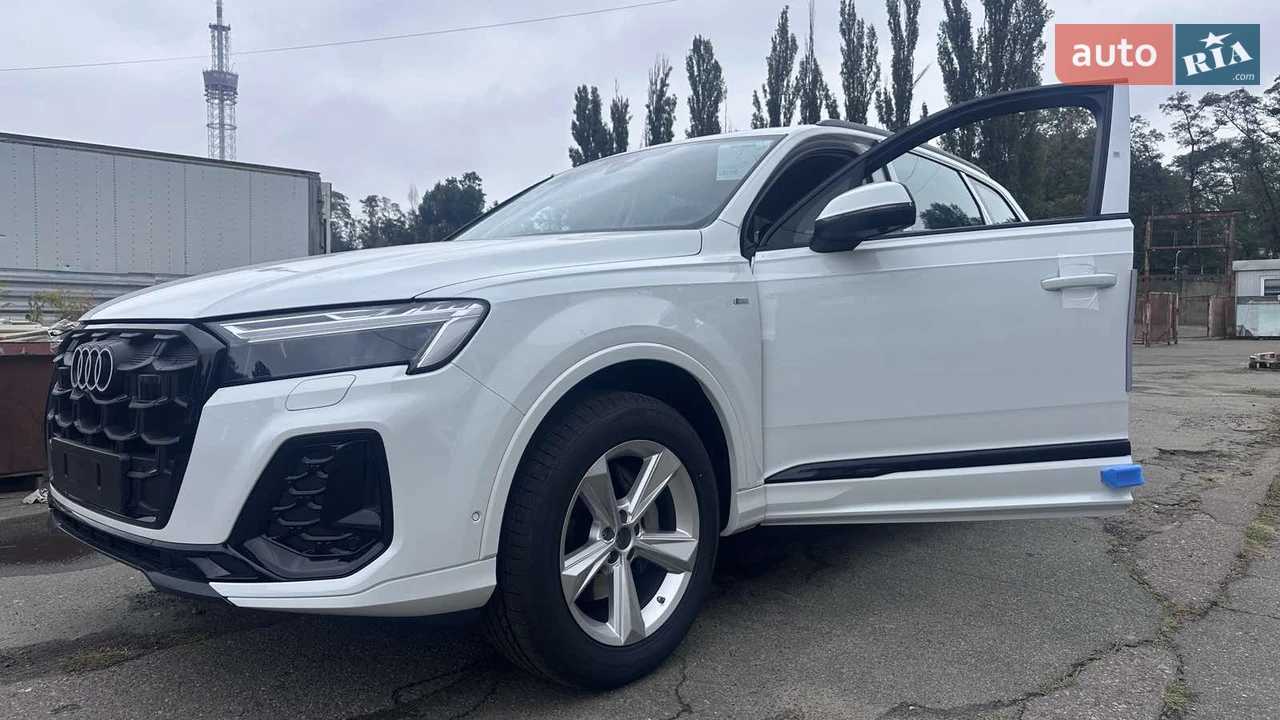 Audi-0