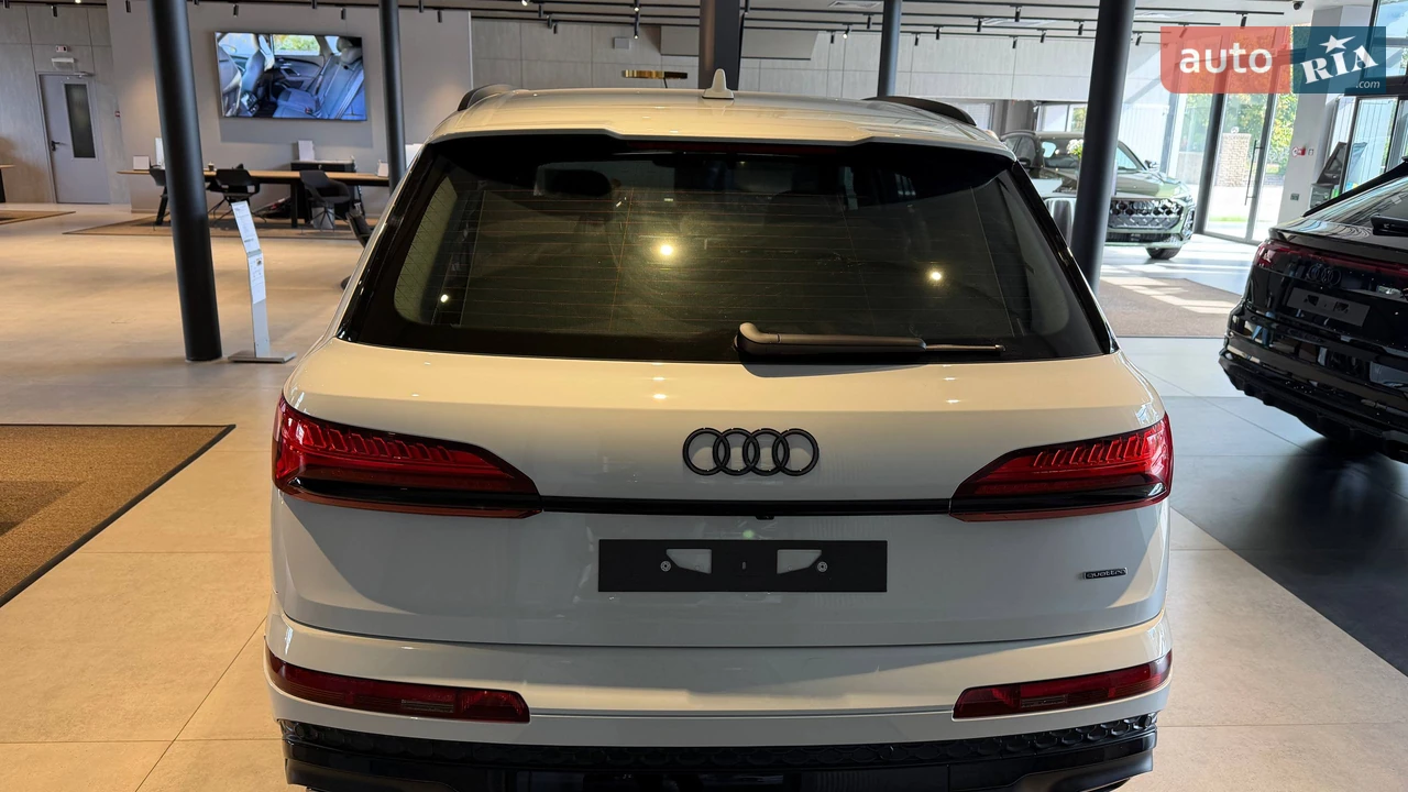 Audi-0