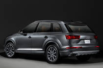 Audi Q7 Base