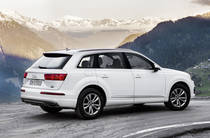 Audi Q7 Base