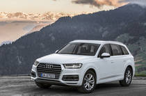 Audi Q7 Base