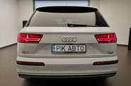 Audi Q7 Base