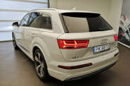 Audi Q7 Base