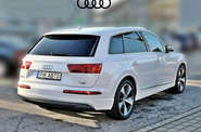 Audi Q7 Base