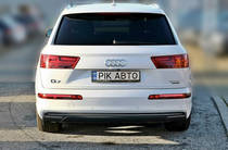 Audi Q7 Base