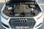 Audi Q7 Base