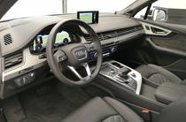 Audi Q7 Base