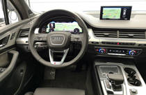 Audi Q7 Base