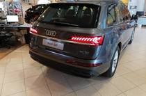 Audi Q7 Basis