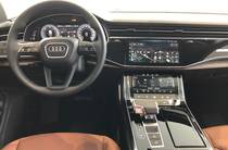 Audi Q7 Base