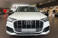 Audi Q7 Base