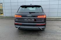 Audi Q7 Basis