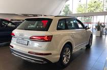 Audi Q7 Basis