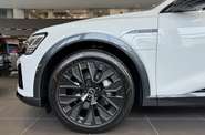 Audi Q8 e-tron Base