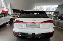 Audi Q8 e-tron Base