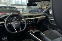 Audi Q8 e-tron Base