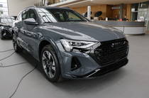 Audi Q8 e-tron Base