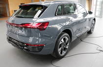 Audi Q8 e-tron Base