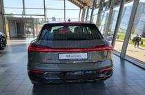 Audi Q8 e-tron Base