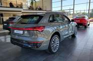 Audi Q8 e-tron Base