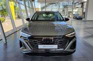 Audi Q8 e-tron Base