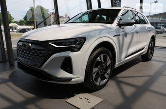 Audi Q8 e-tron 2024 Base