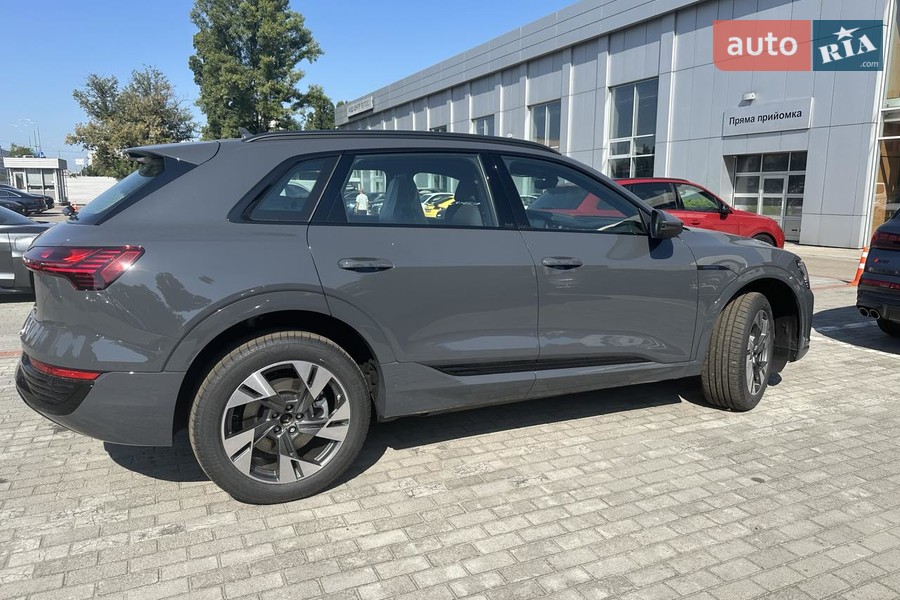 Audi Q8 e-tron - фото 7